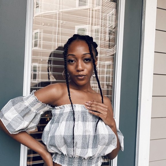 Off-the Shoulder Top - Picture 2 of 5